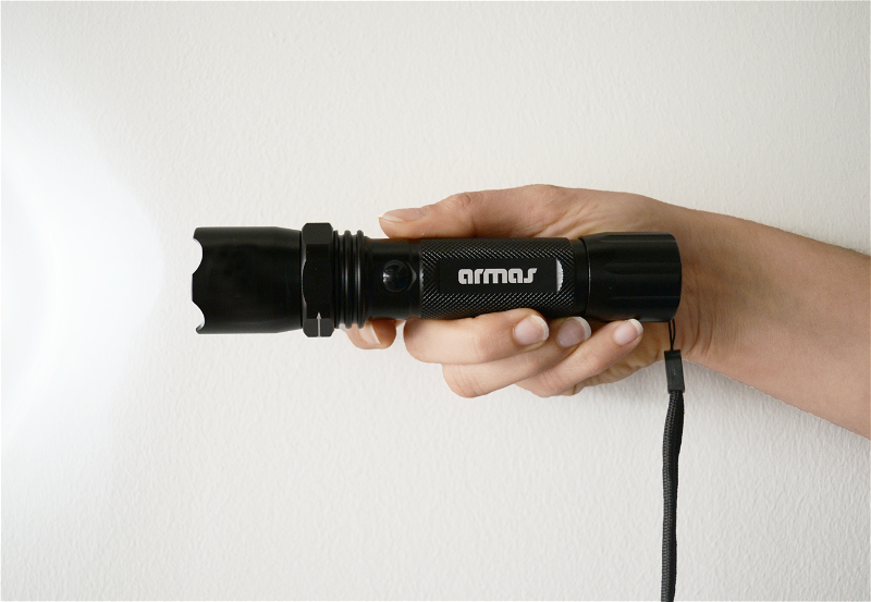 EF-1305 qo'l fonari